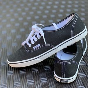 Black and White Lo Pro Authentic Vans